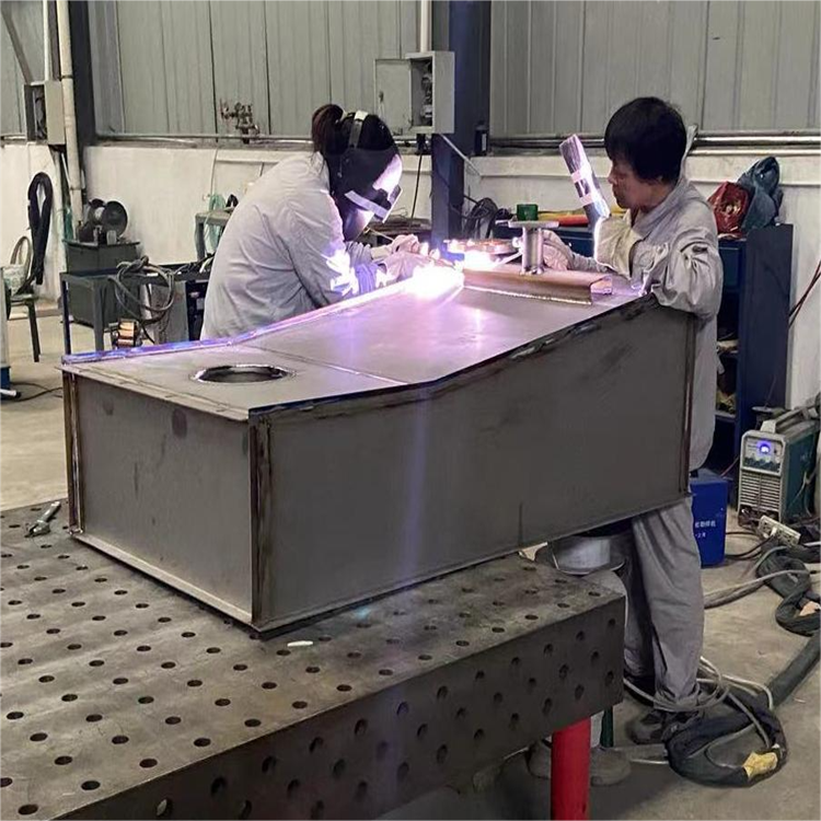 酸洗槽焊接過程