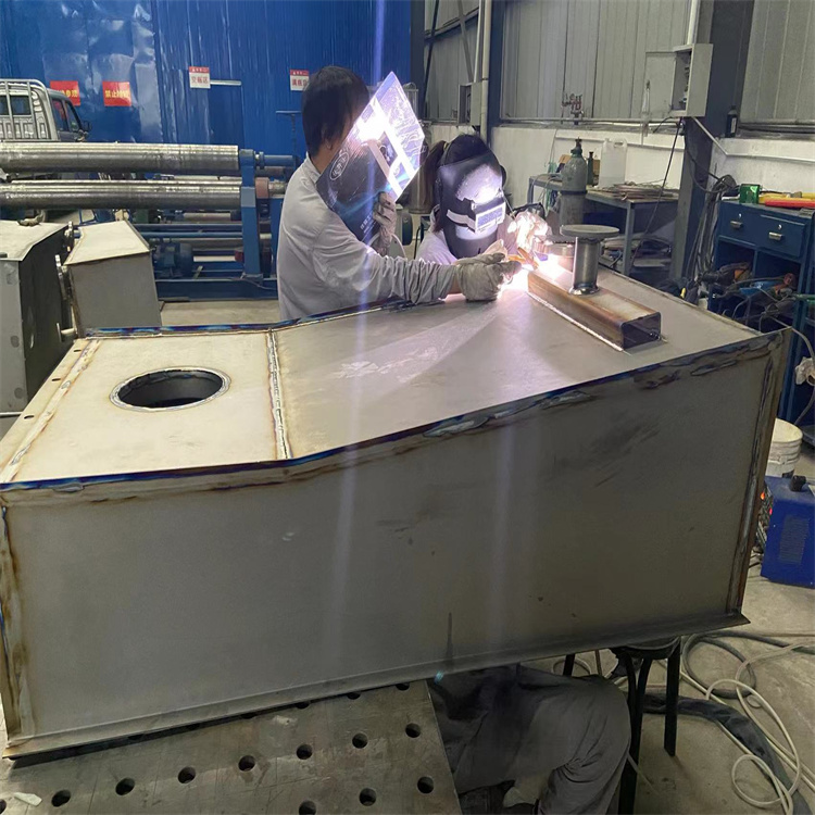 酸洗槽焊接過程