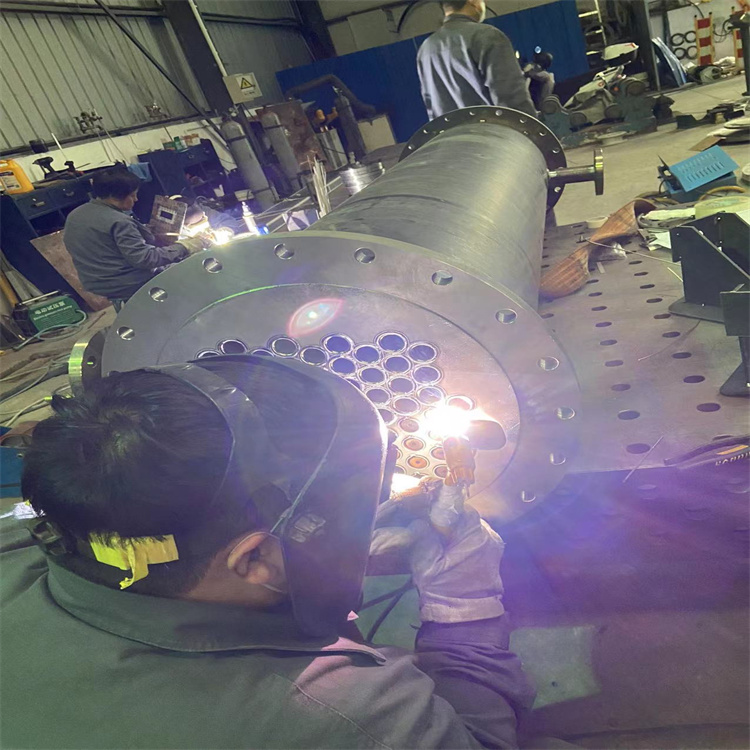 鈦復(fù)合換熱器加工過程