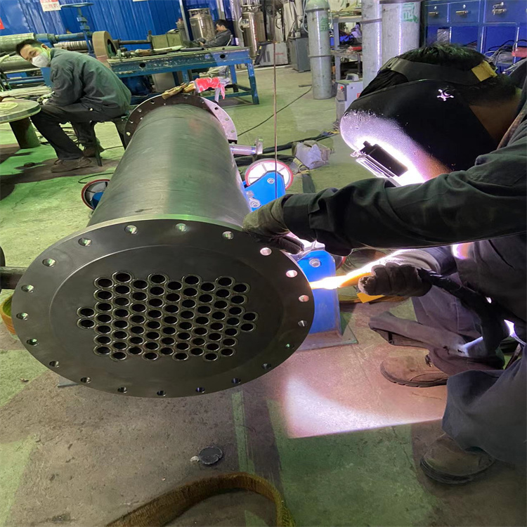 鈦復(fù)合換熱器加工過程