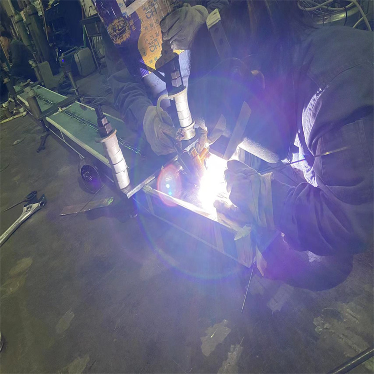 TC4鈦合金汽車(chē)大梁