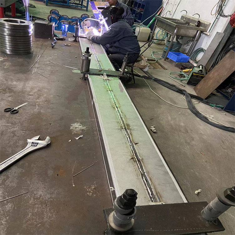 TC4鈦合金汽車(chē)大梁